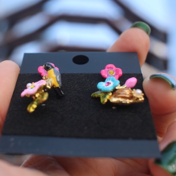 New 14K Gold HAND PAINTED Monet Flower spring Stud - Picture 6 of 7